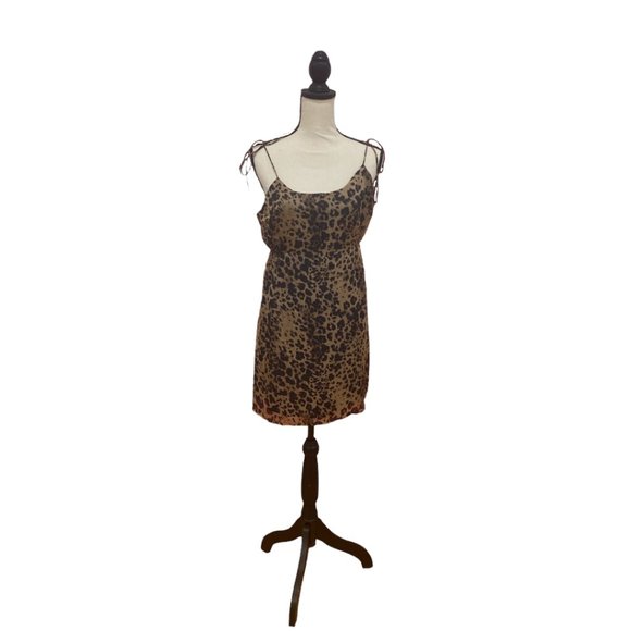 Dresses & Skirts - Leopard Print Mini Dress